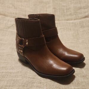 Brown Leather Ankle Boots with Quilted Detail